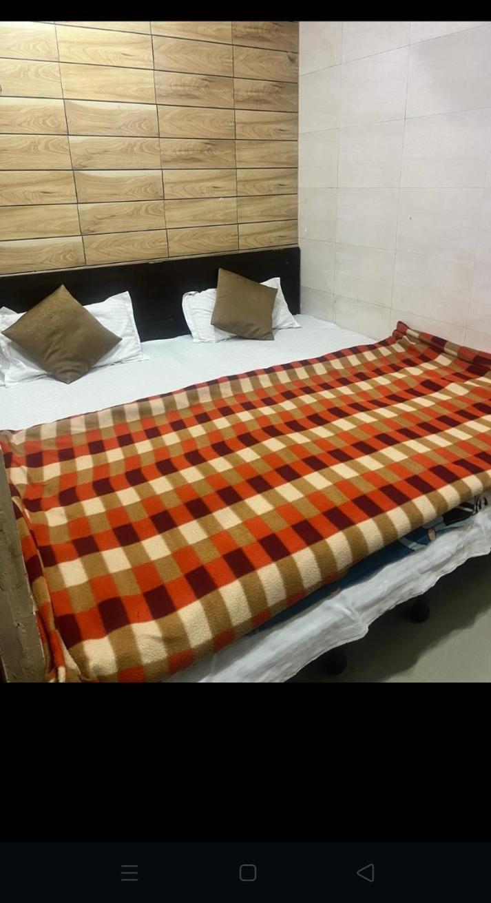 Arora Guest House Amritsar Exterior foto