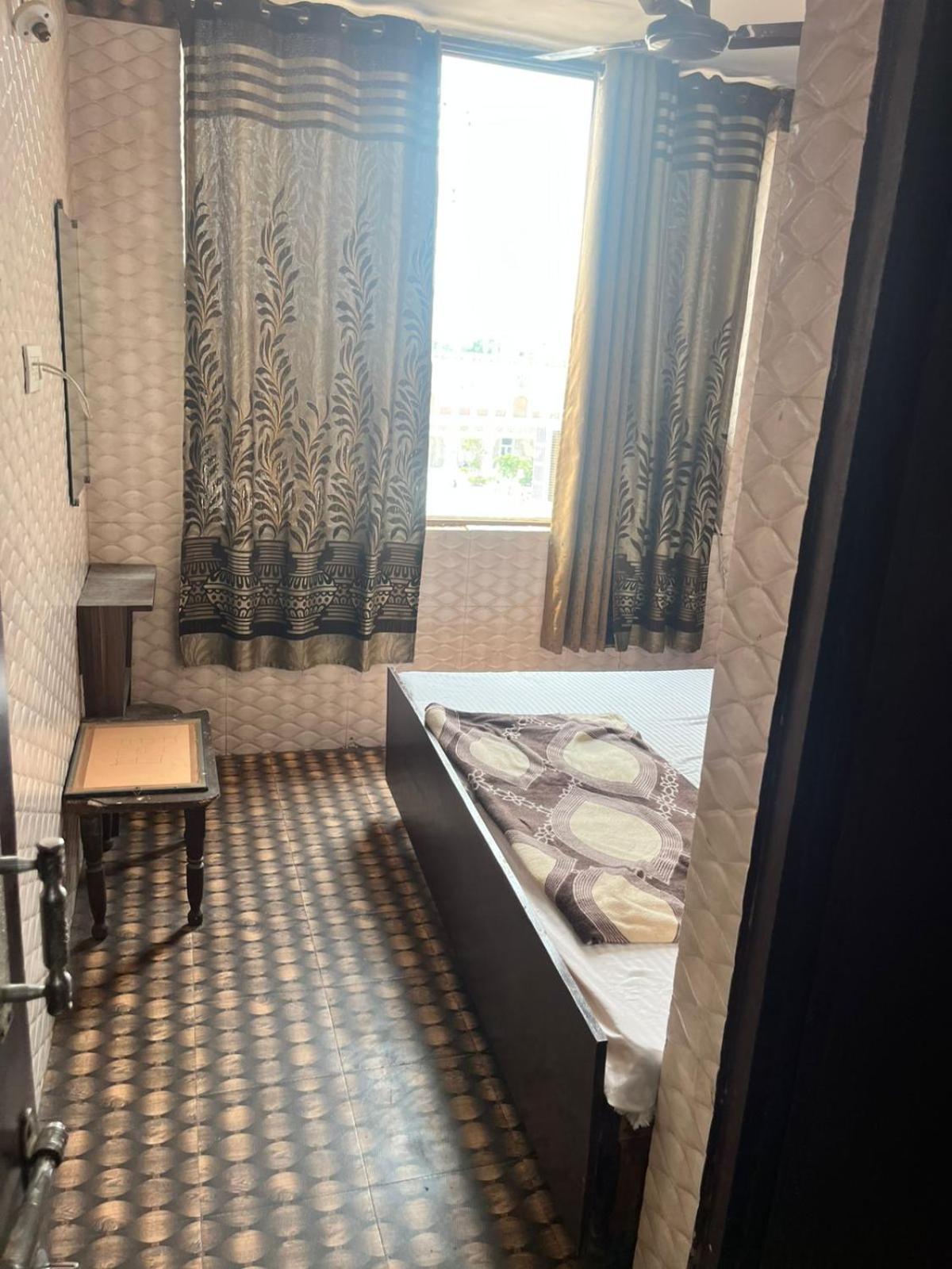 Arora Guest House Amritsar Exterior foto